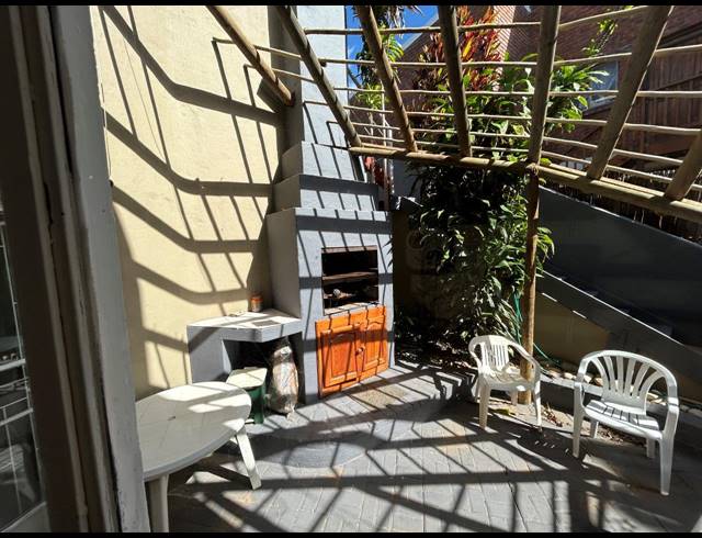 4 BEDROOM HOUSE FOR SALE IN WAVECREST